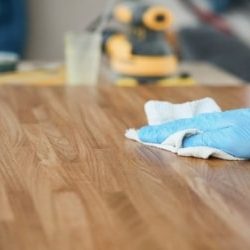تمیز-کردن-وسایل-چوبی (1) تمیزکننده و براق کننده چوب و چرم مکس نیت