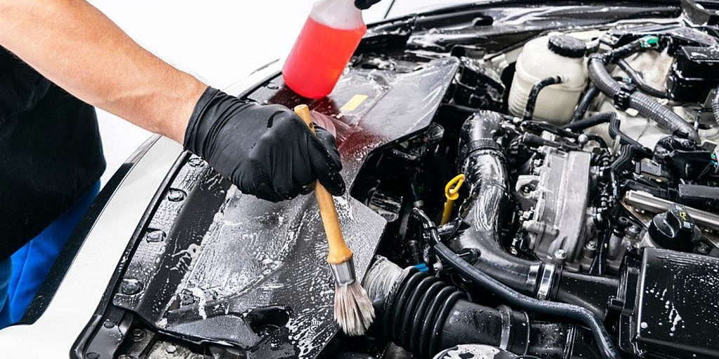 benefits-of-clean-engine-body-a-070620220600-1024×640-1 بهترین روش شست و شوی موتور ماشین