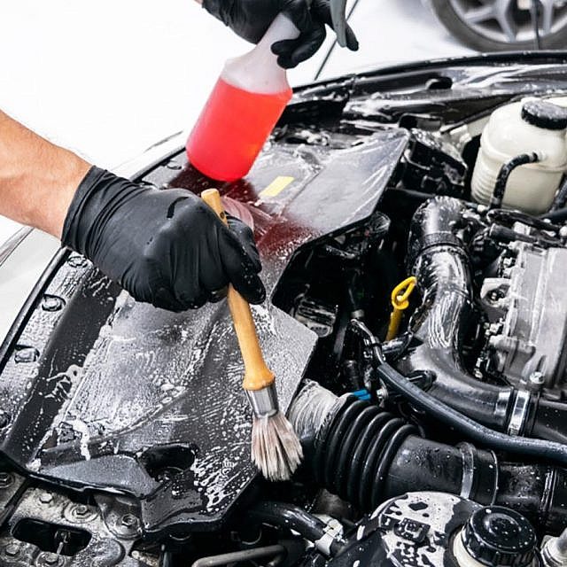 benefits-of-clean-engine-body-a-070620220600-1024×640-1 بهترین روش شست و شوی موتور ماشین