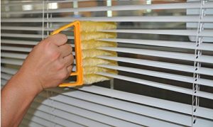 تمیز کردن پرده زبرا