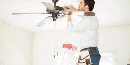 cleaning-ceiling-fan-5 تمیز کردن پنکه و هواکش
