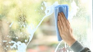 تمیز کردن پنجره ها