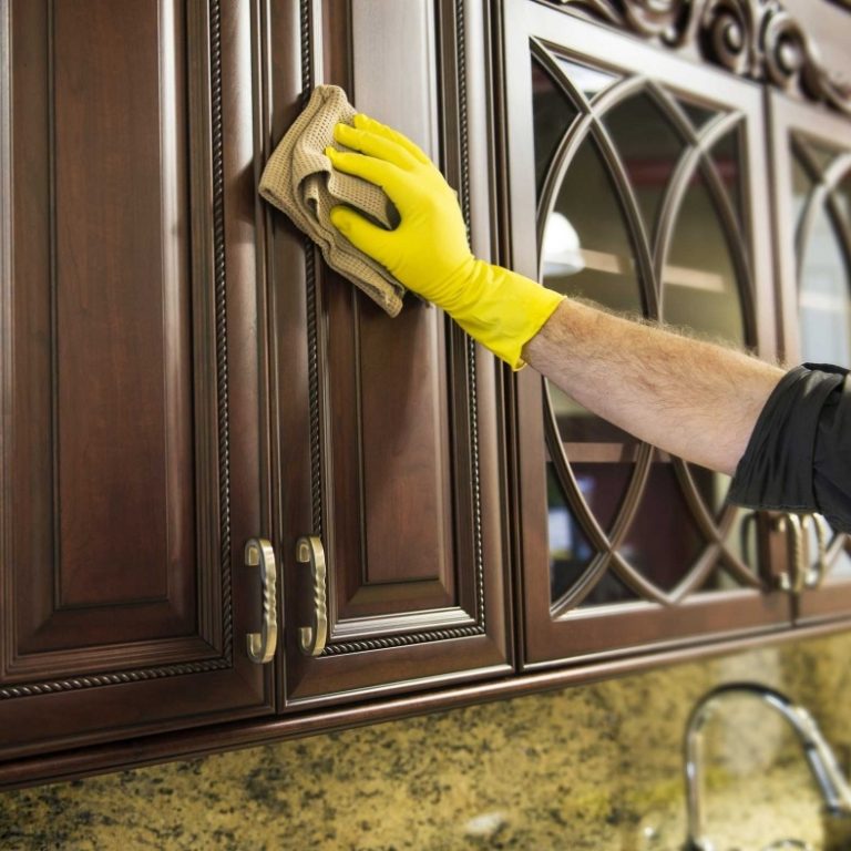 نحوه-تمیز-کردن-کابینت-های-ممبران-و-درب-کابینت-وکیوم-شده-1030×789 تمیز کردن کابینتها