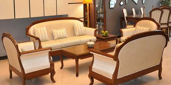 تمیز کردن مبلمان چوبی تمیز کردن مبلمان چوبی