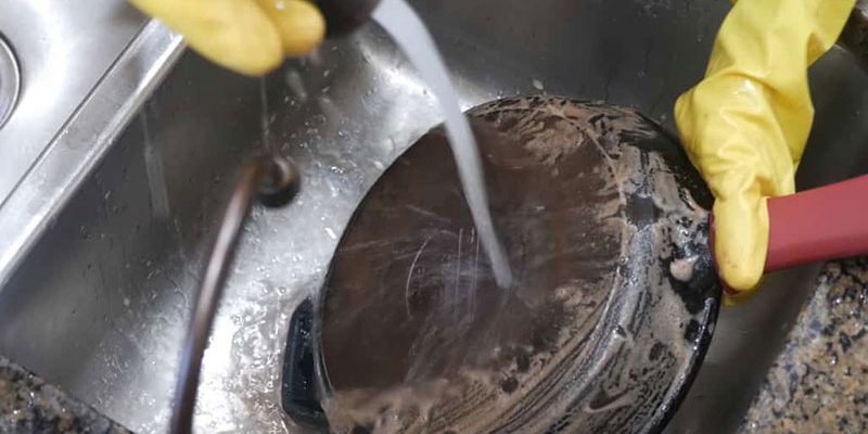 تمیز کردن قابلمه روحی سوخته