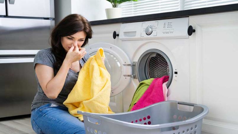 علت بوی بد لباس بعد از شستشو؛ چرا لباس‌ها بعد از شستشو بوی بد می‌دهند؟